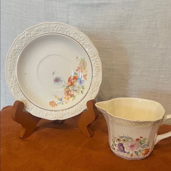 Floral Creamer and saucer  Set vintage Salem heirloom - Picture 1 of 6